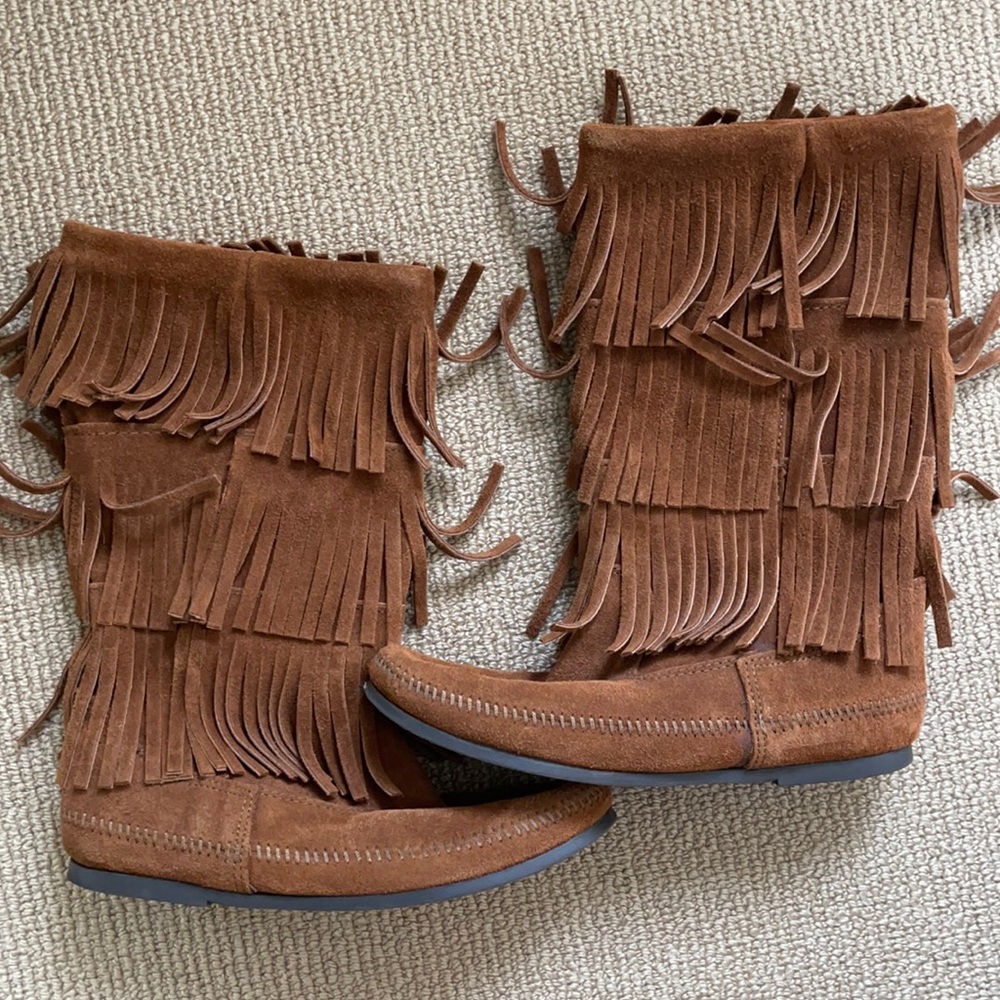 Minnetonka Genuine Leather Frill Boots